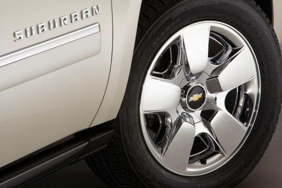  Chevrolet Suburban 75th Anniversary Diamond Edition 2010 года  (фото 7 из 8)